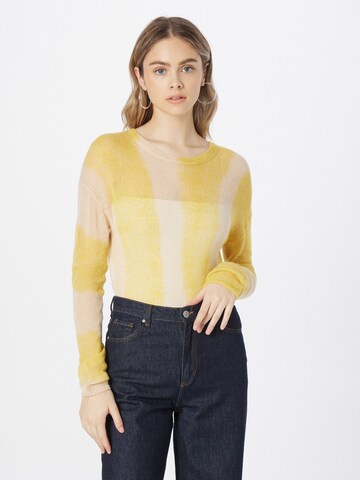 WEEKDAY Sweater 'Tina' in Yellow: front