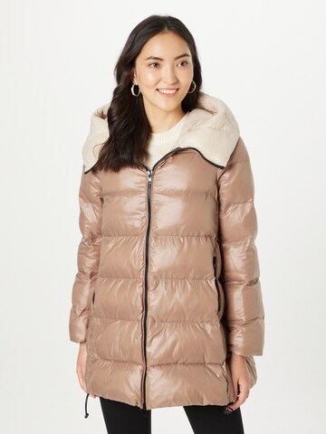 Canadian Classics Winter Coat in Beige: front