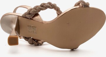 KAMMI Sandals in Gold