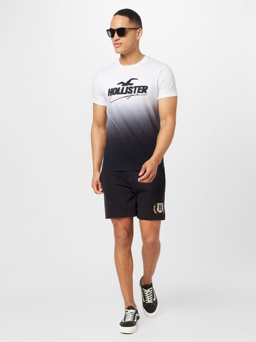 Regular Pantaloni de la HOLLISTER pe negru