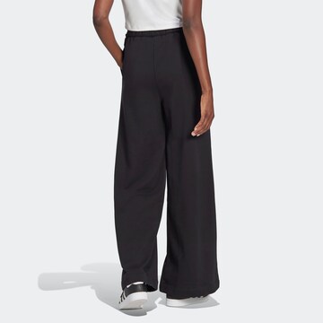 évasé Pantalon ADIDAS ORIGINALS en noir