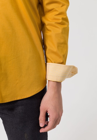 Felix Hardy - Slim Fit Camisa em amarelo