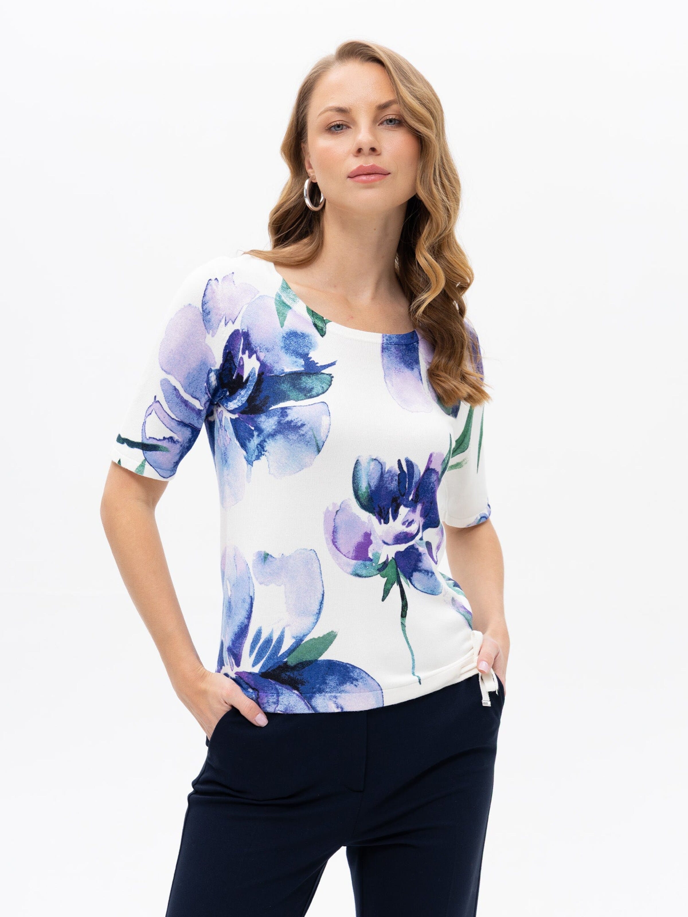 Passioni Shirt 'Weißes T-shirt mit Floralem Print' in White: front