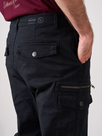 Deeluxe Regular Hose‌‌‌‌‌‌‌‌‌‌ in Schwarz