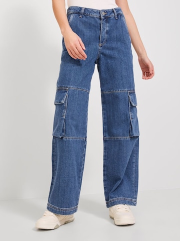JJXX Wide leg Cargo Jeans 'Jessie' in Blue: front