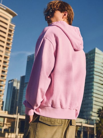 Bershka Collegetakki 'TOM&JERRY' värissä vaaleanpunainen