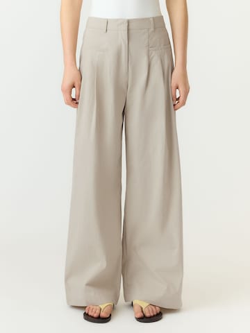 Wide Leg Pantalon à pince 'YASLulla' YAS en gris : devant