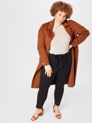 Vero Moda Curve Tapered Élére vasalt nadrágok - fekete