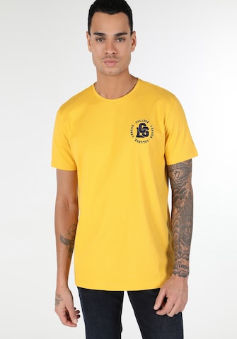 Colin's Shirt in Geel: voorkant