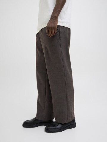 JACK & JONES Regular Trousers in Brown