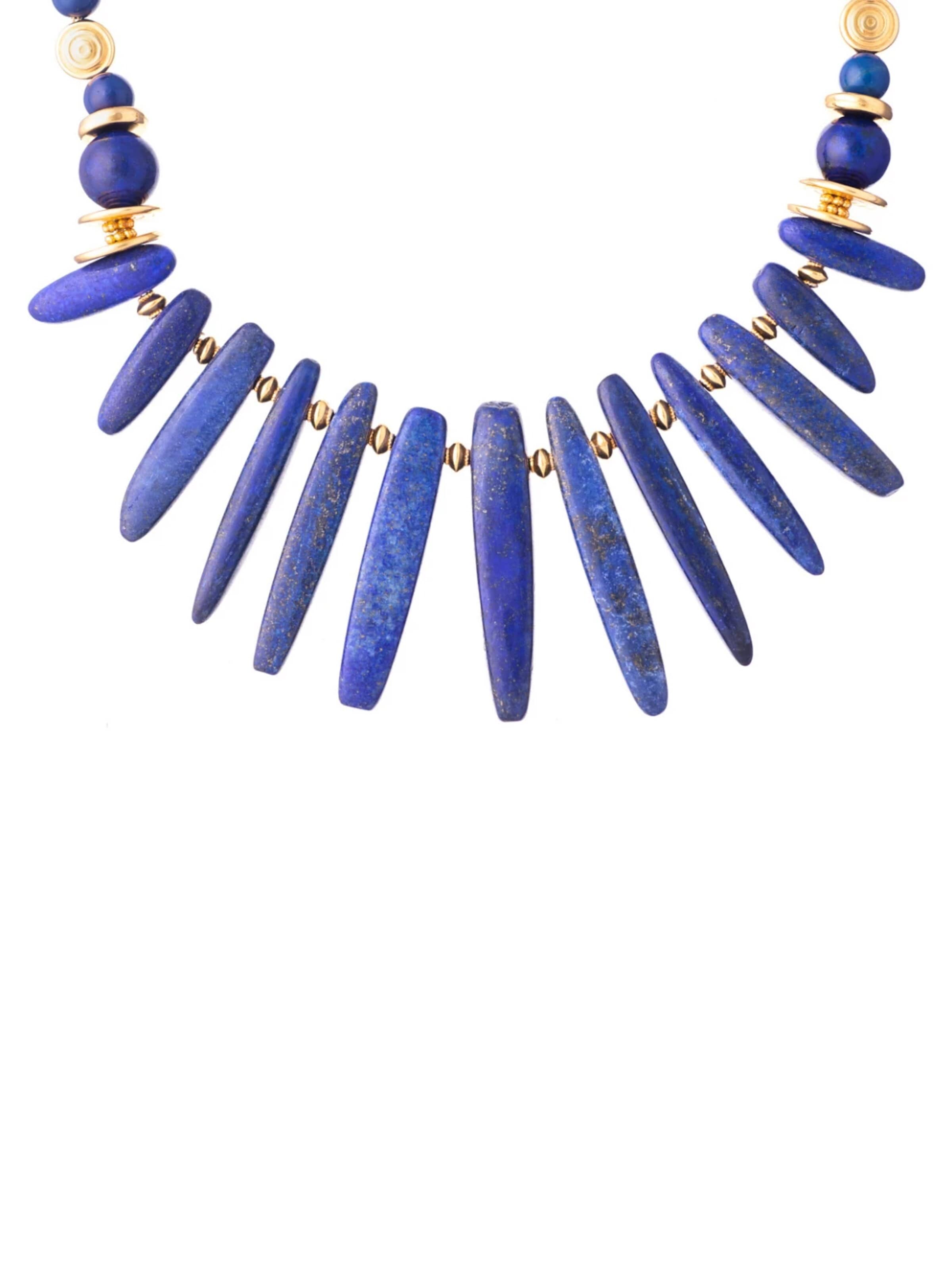 THE GEM STORIES JEWELRY Halsband 'Lapis Lazuli Sticks Necklace' i blå