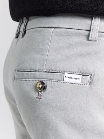 Slimfit Pantaloni chino 'Superflex' di Lindbergh in grigio