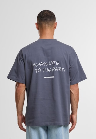 Maglietta 'Always Late' di Another Cotton Lab in blu: frontale