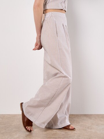 Wide Leg Pantalon ' ' Apricot en beige