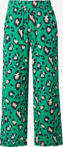 Studio Untold Trousers in Green: front