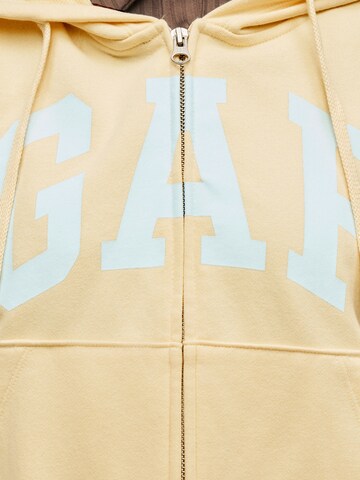 GAP Sweatjakke 'HERITAGE' i gul