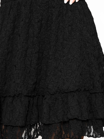 SASSYCLASSY Rock in Schwarz