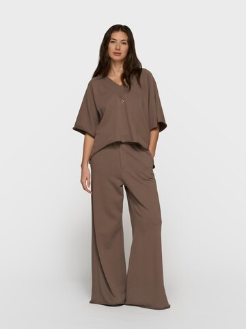 10Days Wide leg Pants in Brown: front