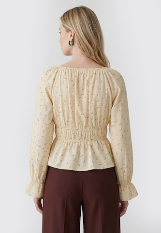 Usha - Blusa en amarillo