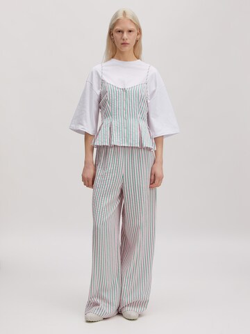 Top 'Isela' de la EDITED pe alb