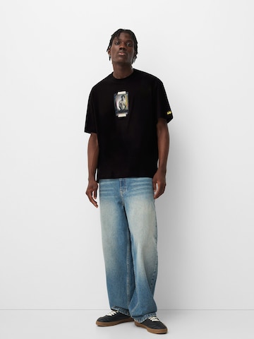 Tricou de la Bershka pe negru