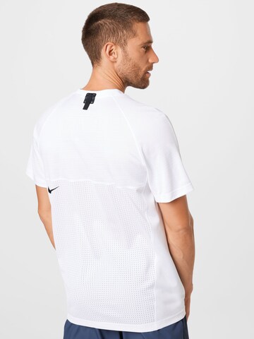 T-Shirt Nike Sportswear en blanc