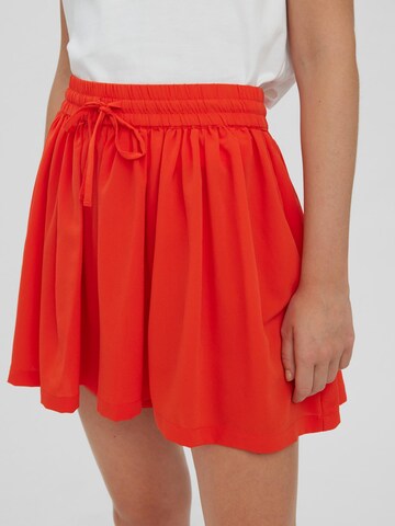 VERO MODA Loosefit Shorts 'Odga' in Rot