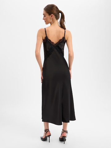 Marie Lund Cocktailjurk in Zwart
