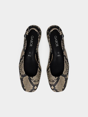 GABOR Čevlji s peto in s paščki | zelena barva