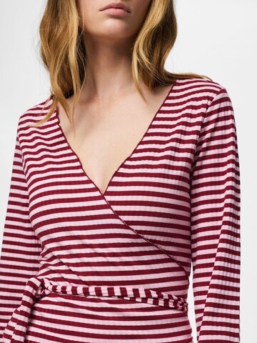 T-shirt 'PCLAYA' PIECES en rouge