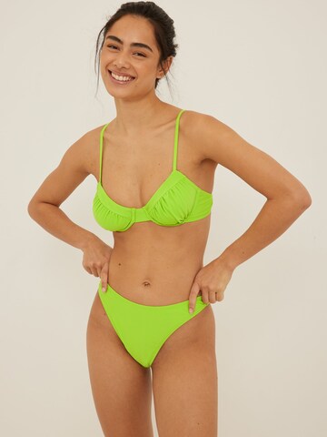 NA-KD Bikini Top in Green: front