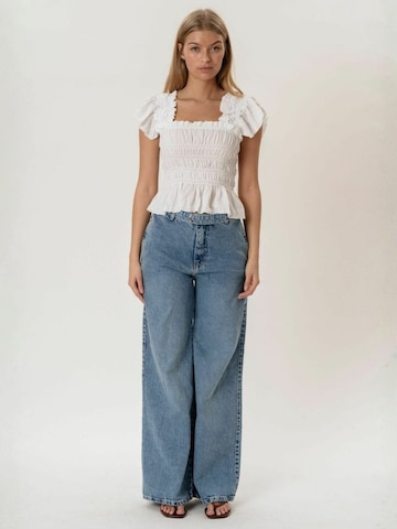 It's May Overdel ' Honey ' i hvid