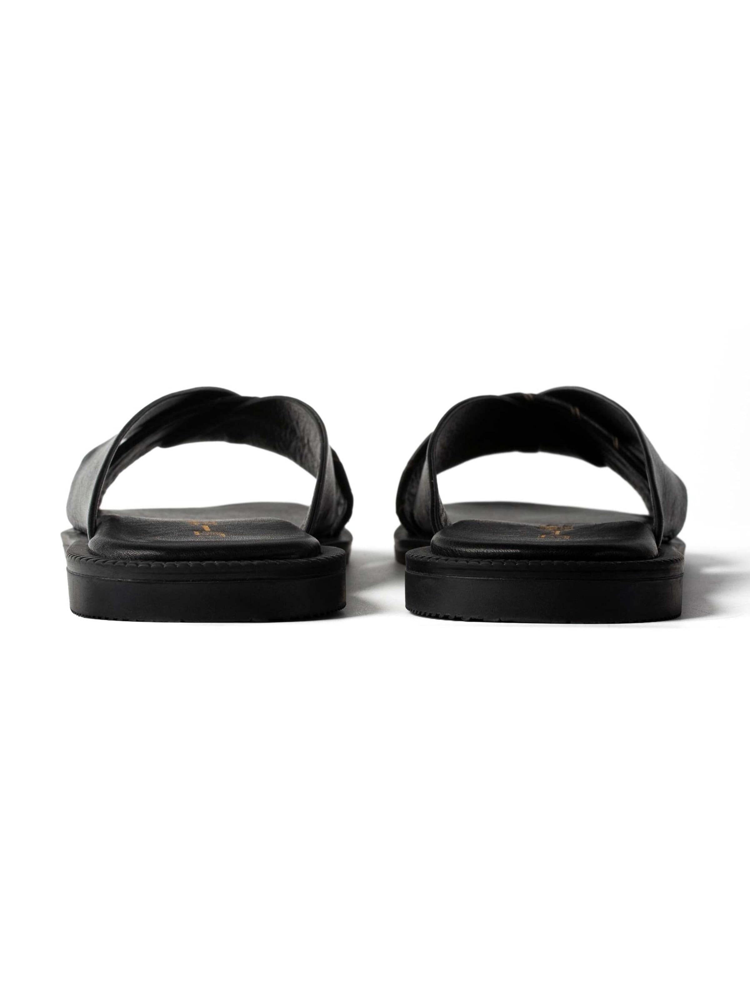 Slipper 'VICTORY' di L37 HANDMADE SHOES in nero