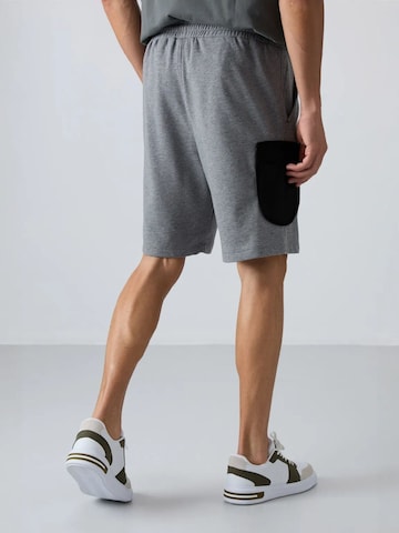 Tommy Life Wide leg Cargobroek in Grijs