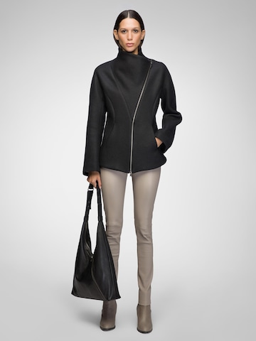 V S P - Chaqueta de invierno 'Leticia' en negro