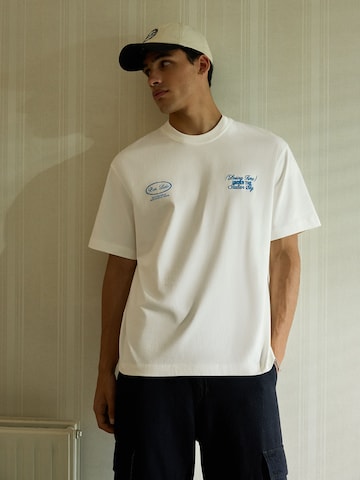 Bershka T-Shirt 'BAR LIDO' in Weiß