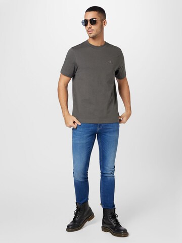 Calvin Klein Jeans T-Shirt in Grau