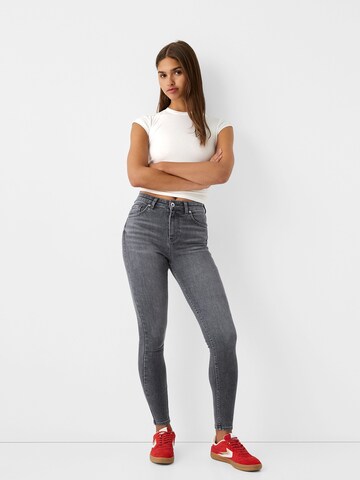 Bershka Skinny Jeans in Grijs