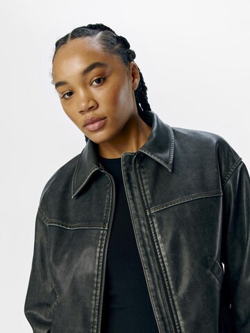 Veste mi-saison 'OBJScarlet' OBJECT en noir