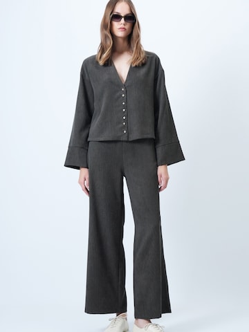 Trend Alaçatı Stili Ταγέρ με παντελόνι σε πράσινο: μπροστά