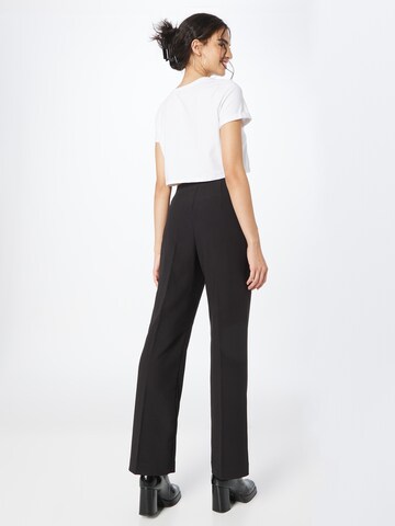 Regular Pantalon à plis VERO MODA en noir