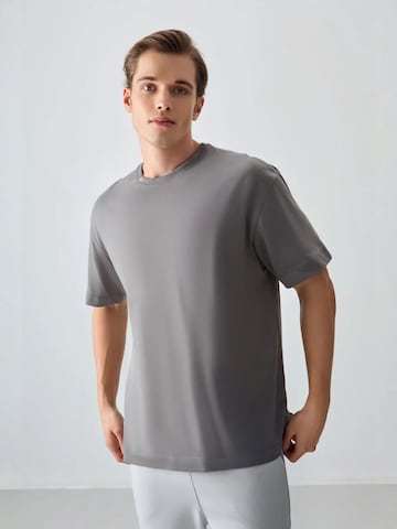 Tommy Life T-Shirts in Grau