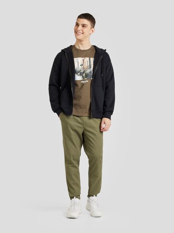 JACK & JONES Póló 'JPRBLAMAXEY' - barna