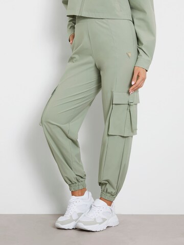 GUESS Tapered Cargohose in Grün