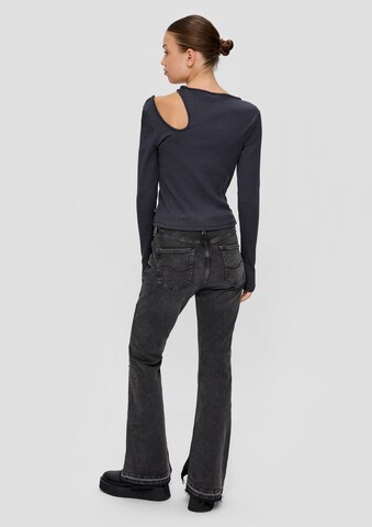 QS Flared Jeans 'Reena' in Grau