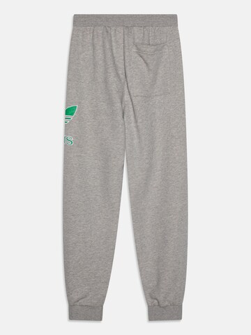 Tapered Pantaloni de la ADIDAS ORIGINALS pe gri