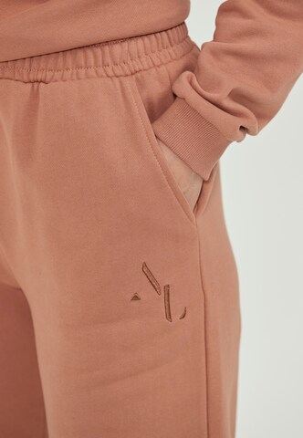 Athlecia Loosefit Sweatpants 'Lia' in Braun