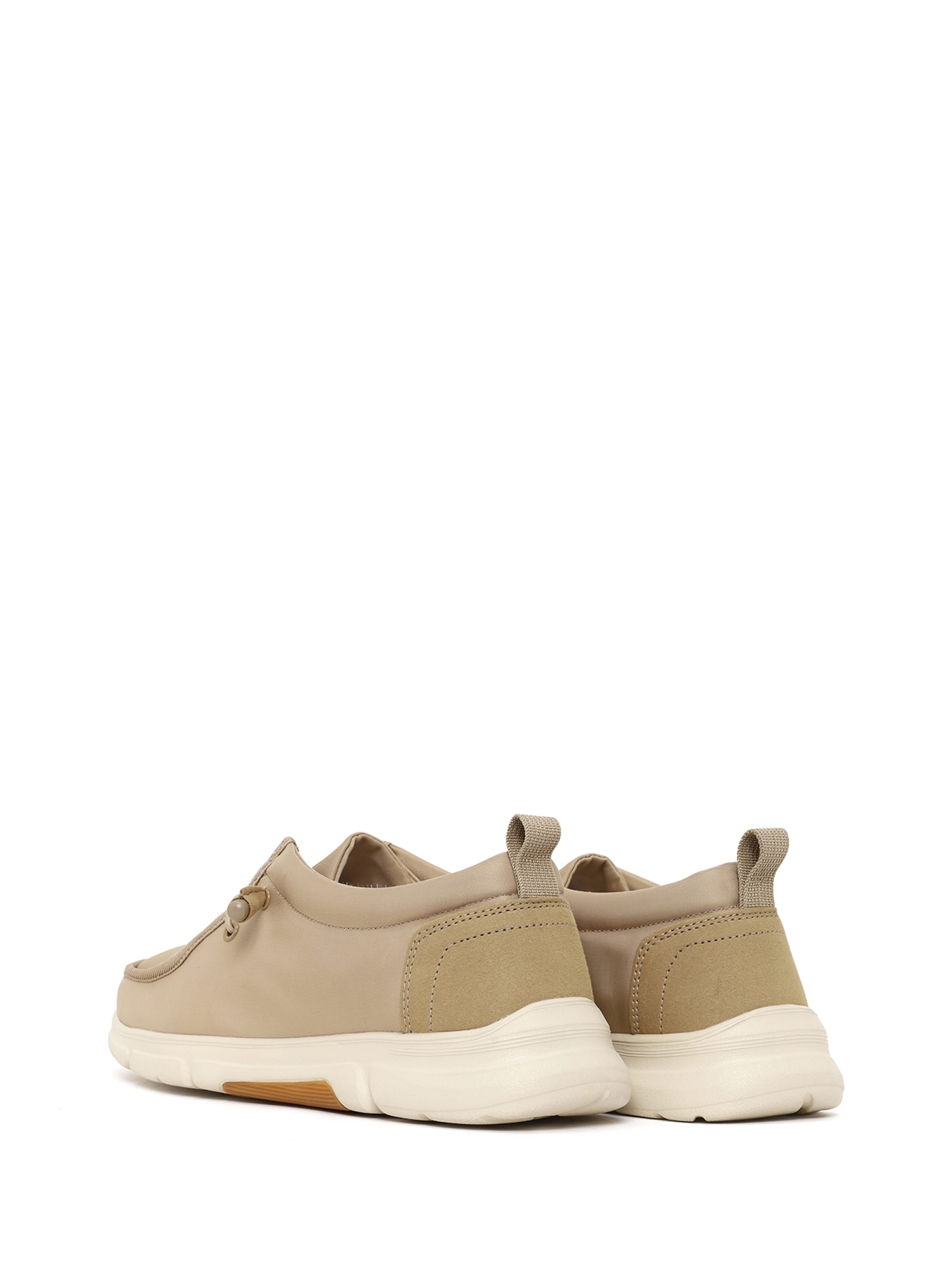 Derimod Mokkasiinit värissä beige