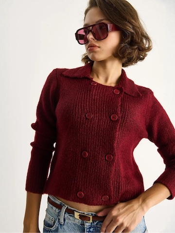 Cardigan Bianco Lucci en rouge