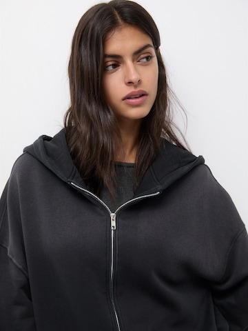 Pull&Bear Sweatjacka i svart